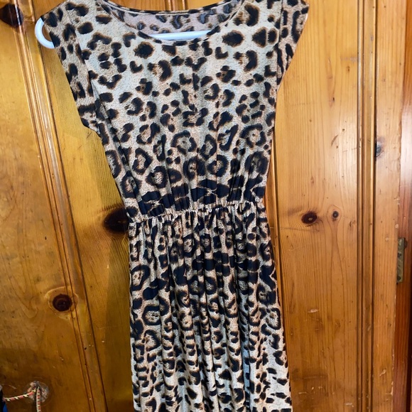 5 dresses 20$ takes all! - Picture 8 of 9